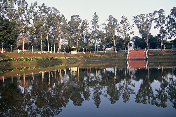 竹林精舎跡のカリンダ池（カランダカ池）